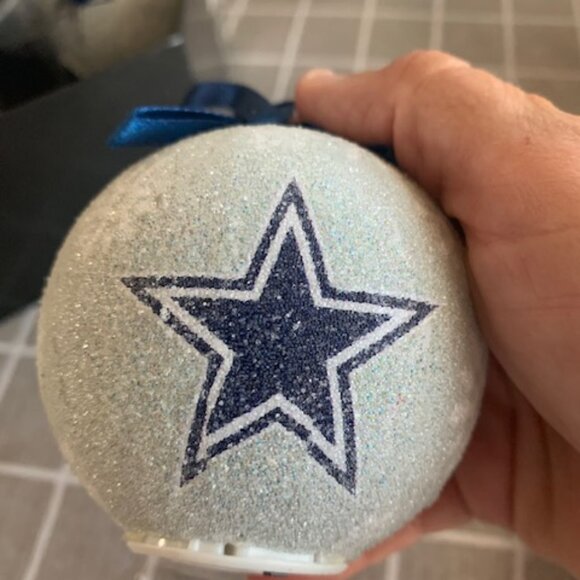 6 Light Up Dallas Cowboy Christmas Ornaments - Picture 3 of 3